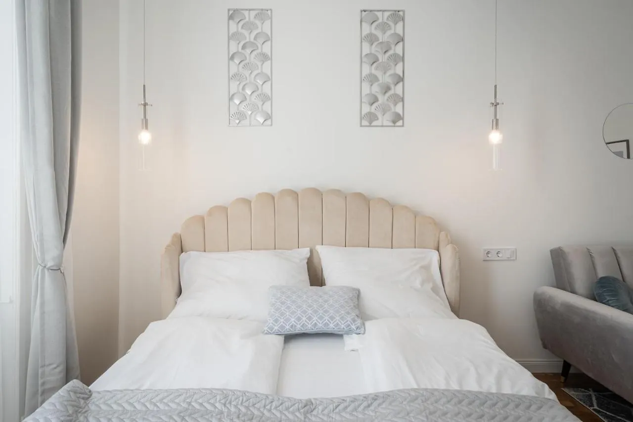 D71 - Central Cozy Suite, Best Location By Bqa Budapest 0*,  Hungary