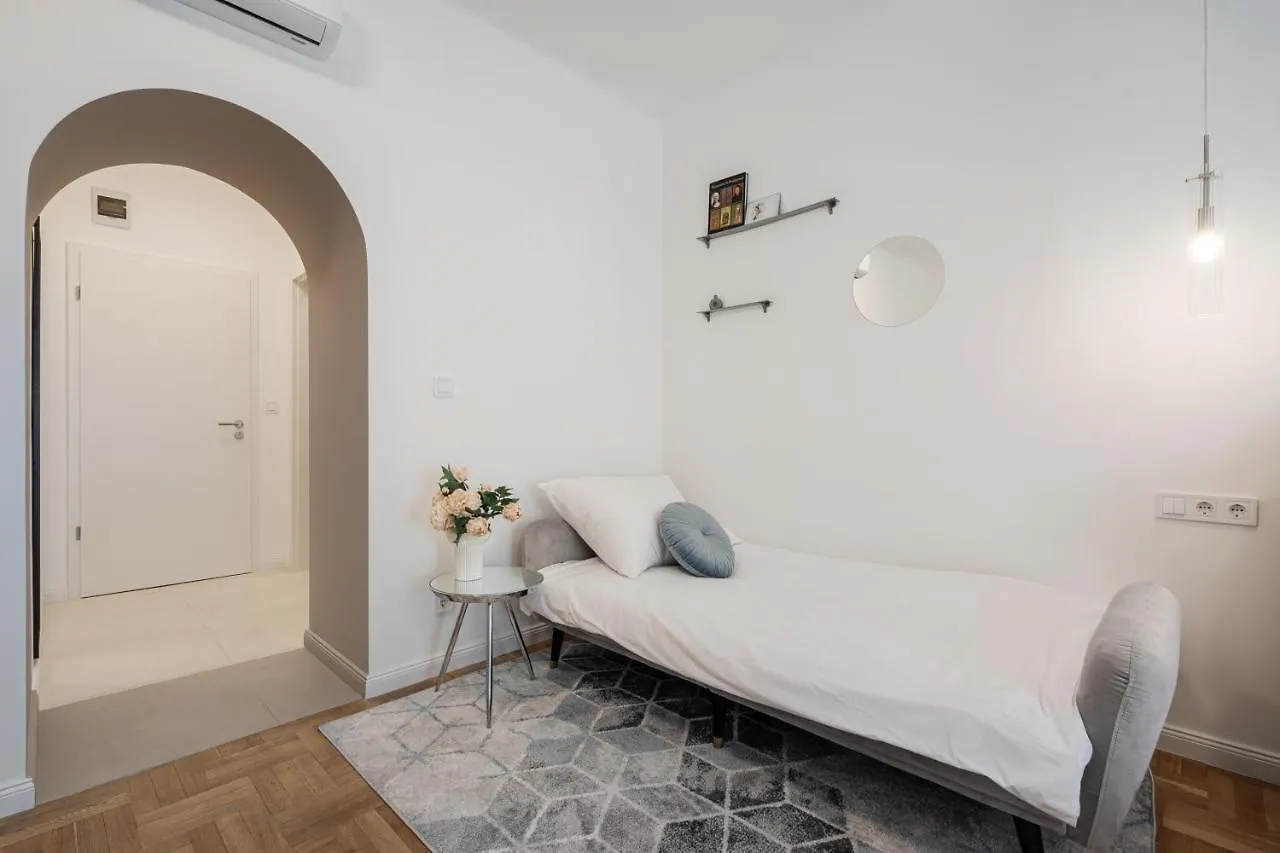 D71 - Central Cozy Suite, Best Location By Bqa Budapest Apartment