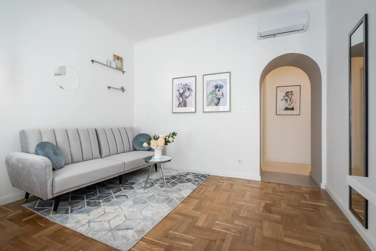 D71 - Central Cozy Suite, Best Location By Bqa Budapest 0*,